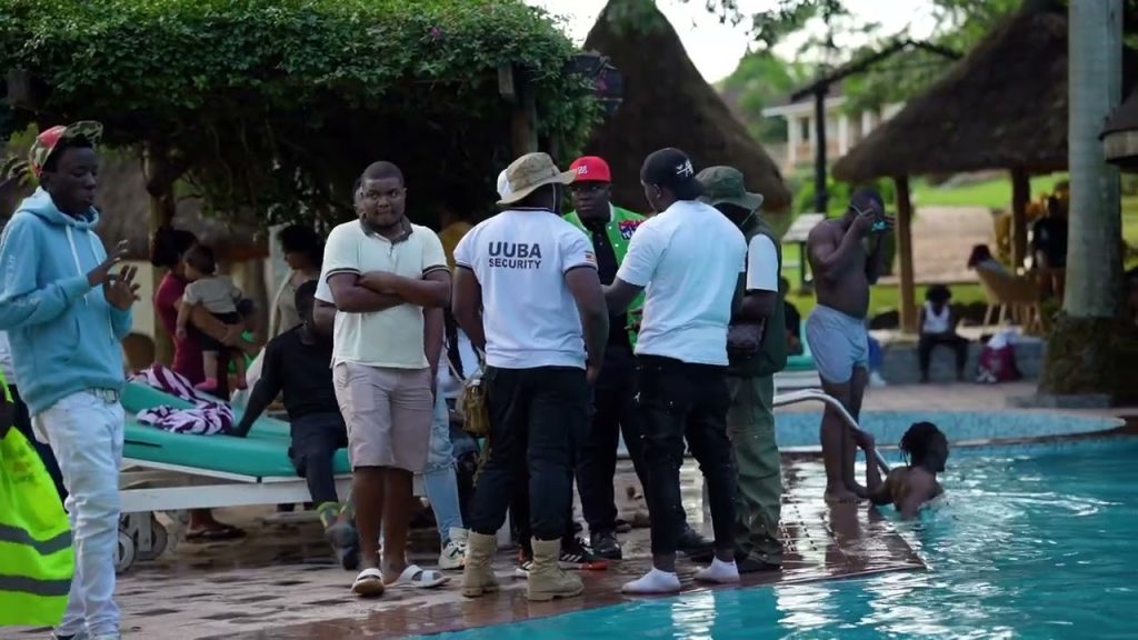 cronins tours and travels (best in Uganda road trips)