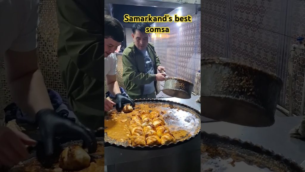 I tasted the best somsa in Samarkand #travel #recommended #shortvideo #samosa #samarkand