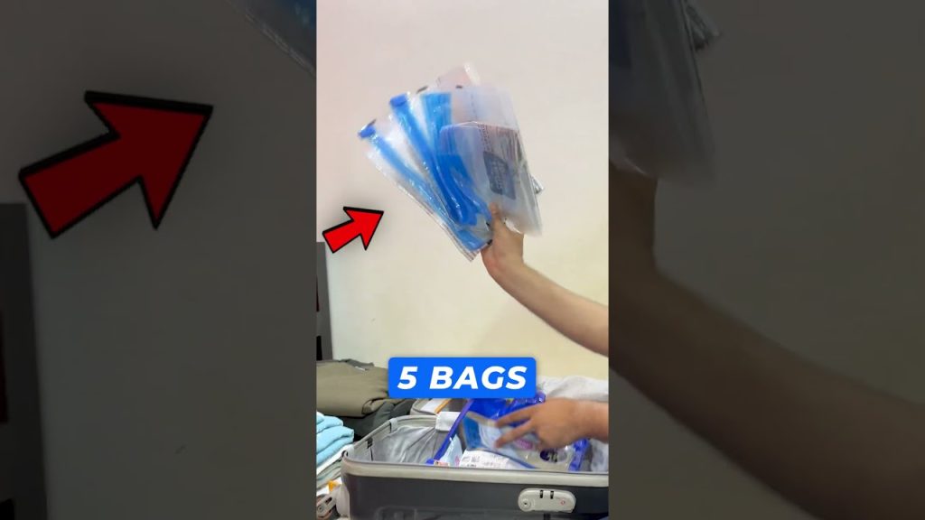 Best Travel Accessory under 500 | Space Saving Bags #hindi #shorts #travel #viral #gadgets